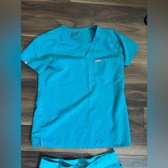 FIGS SCRUBS - 4 COLOURS - Picture 3 of 8